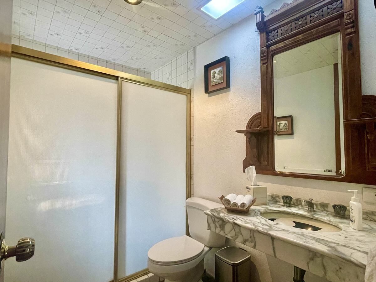 casa con vigilancia en venta en la herradura