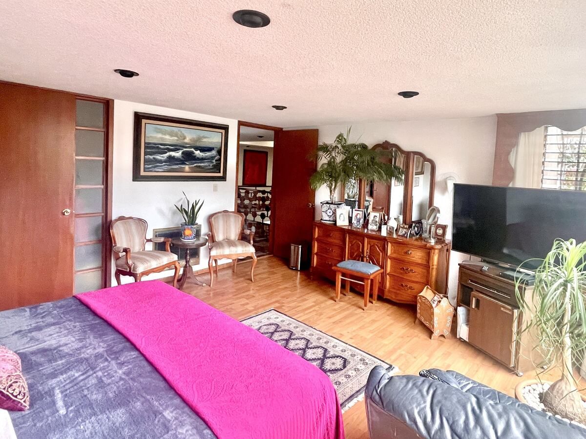 casa con vigilancia en venta en la herradura