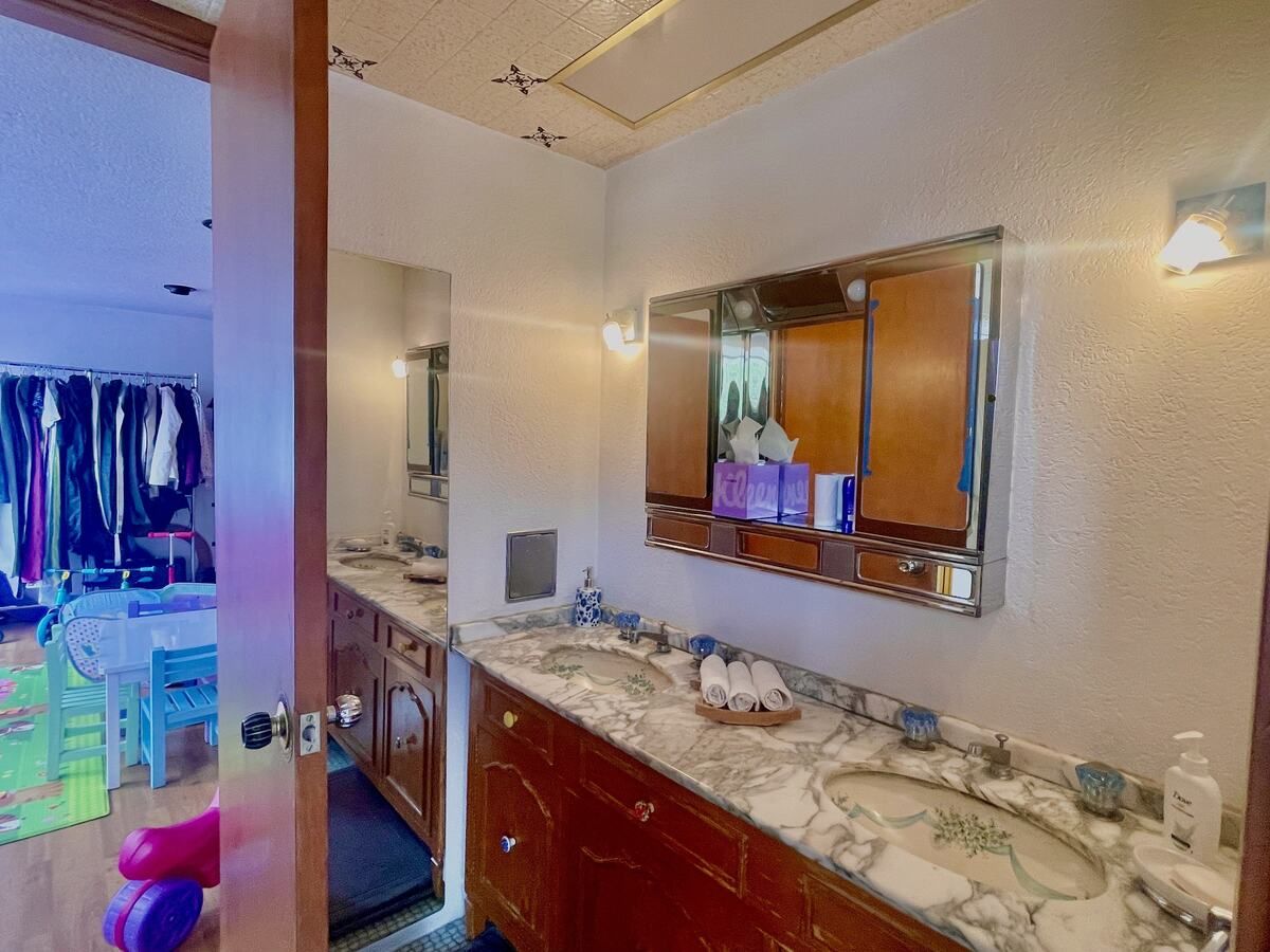 casa con vigilancia en venta en la herradura