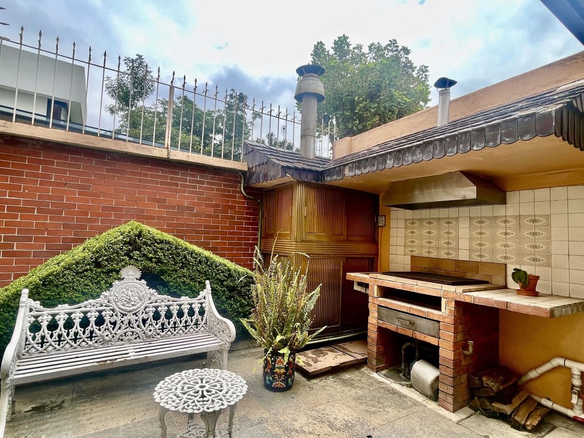 casa con vigilancia en venta en la herradura