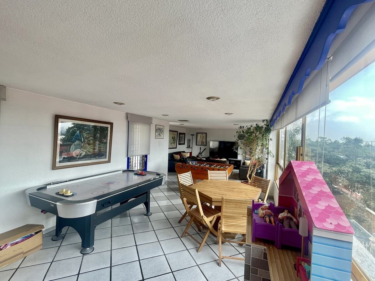 casa con vigilancia en venta en la herradura