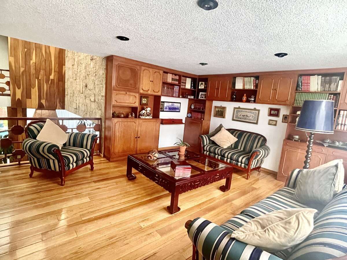 casa con vigilancia en venta en la herradura
