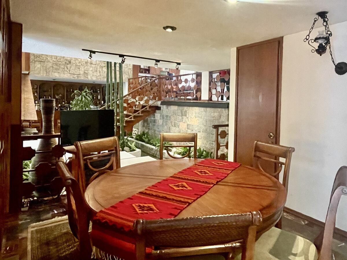 casa con vigilancia en venta en la herradura