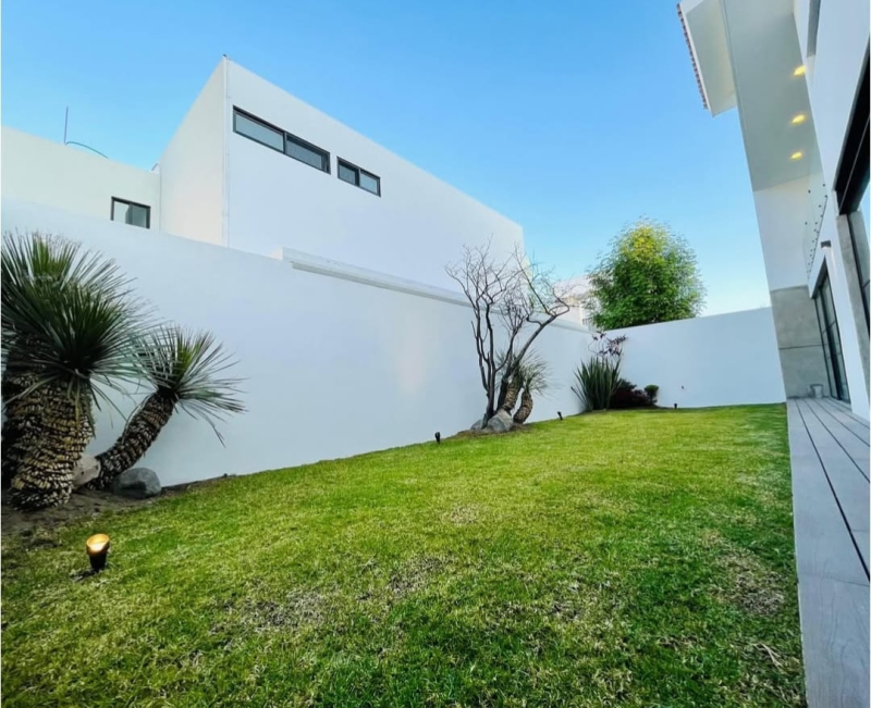 Casa En Venta En Lomas De Angelopolis