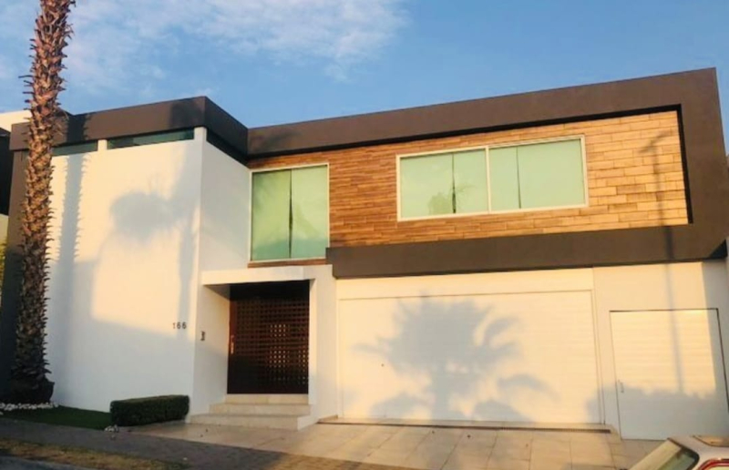 Casa en Venta en Lomas de Angelopolis 1