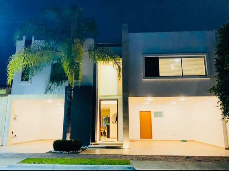 Casa en Venta en Lomas de Angelopolis 1