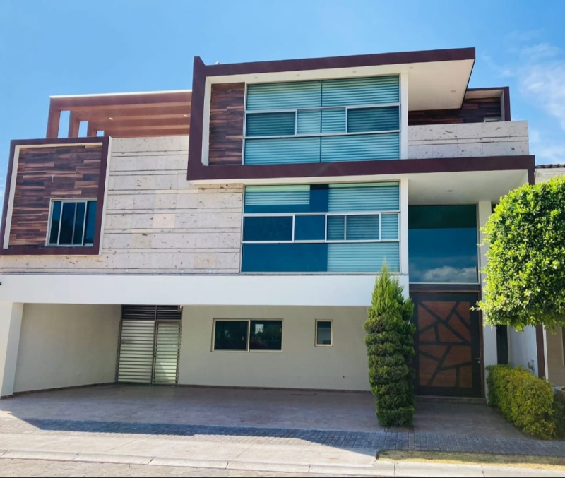 Casa en Venta en Lomas de Angelopolis 1