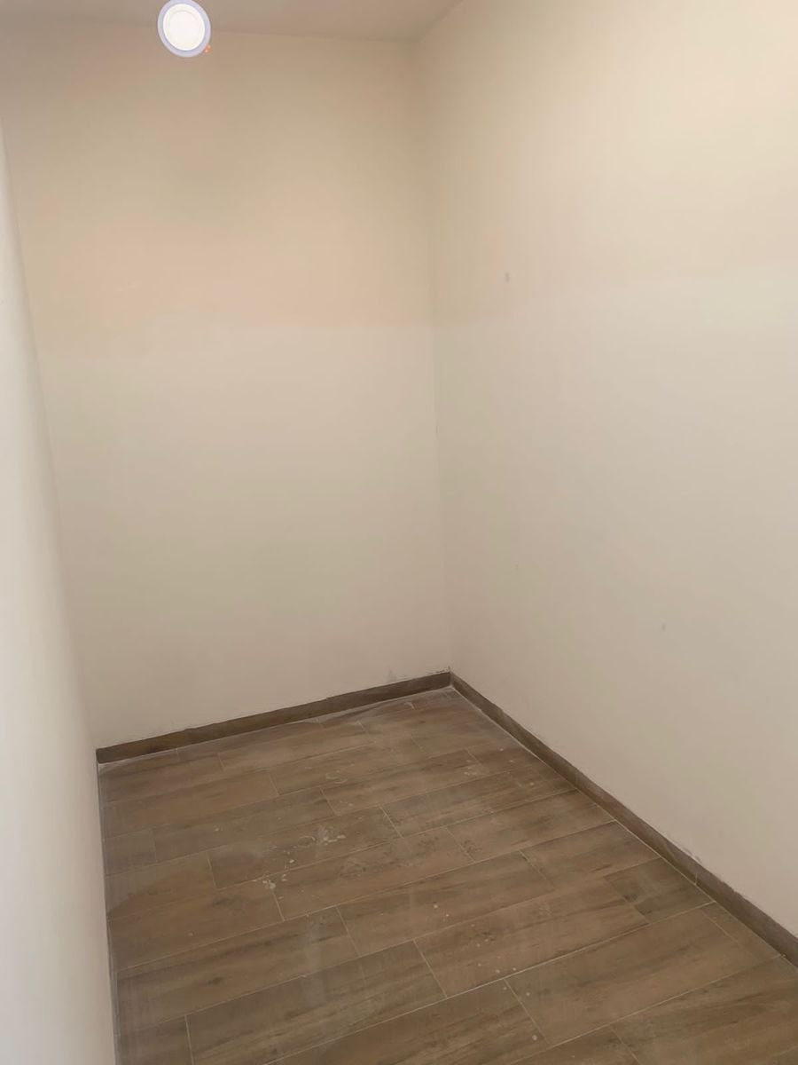 EN VENTA CASA EN BOSQUE REAL EN EL CAMPO DE GOLF DE 9 HOYOS