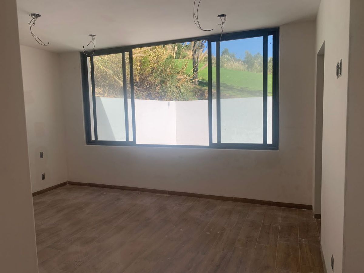 EN VENTA CASA EN BOSQUE REAL EN EL CAMPO DE GOLF DE 9 HOYOS
