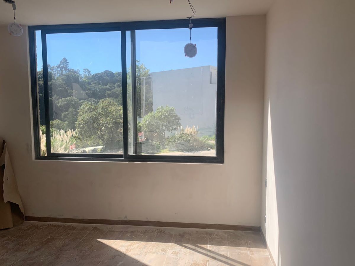 EN VENTA CASA EN BOSQUE REAL EN EL CAMPO DE GOLF DE 9 HOYOS