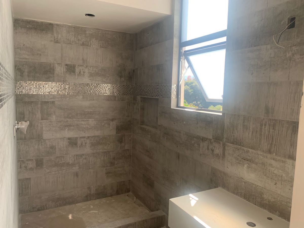 EN VENTA CASA EN BOSQUE REAL EN EL CAMPO DE GOLF DE 9 HOYOS