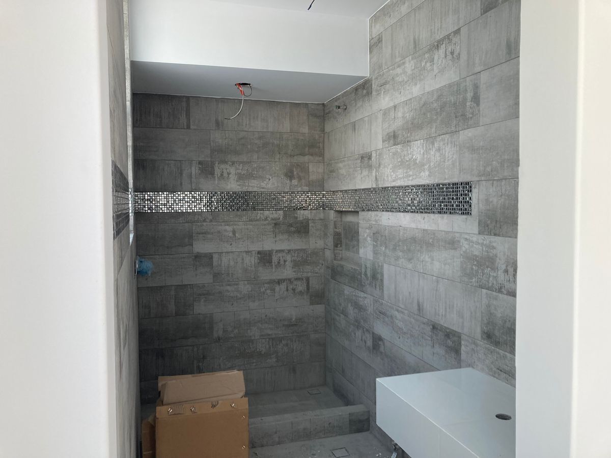 EN VENTA CASA EN BOSQUE REAL EN EL CAMPO DE GOLF DE 9 HOYOS