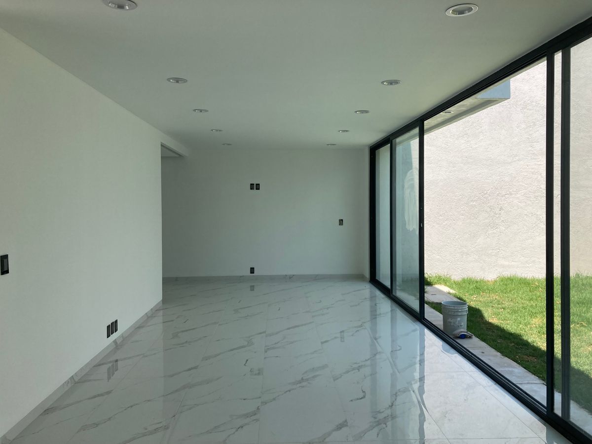EN VENTA CASA EN BOSQUE REAL EN EL CAMPO DE GOLF DE 9 HOYOS