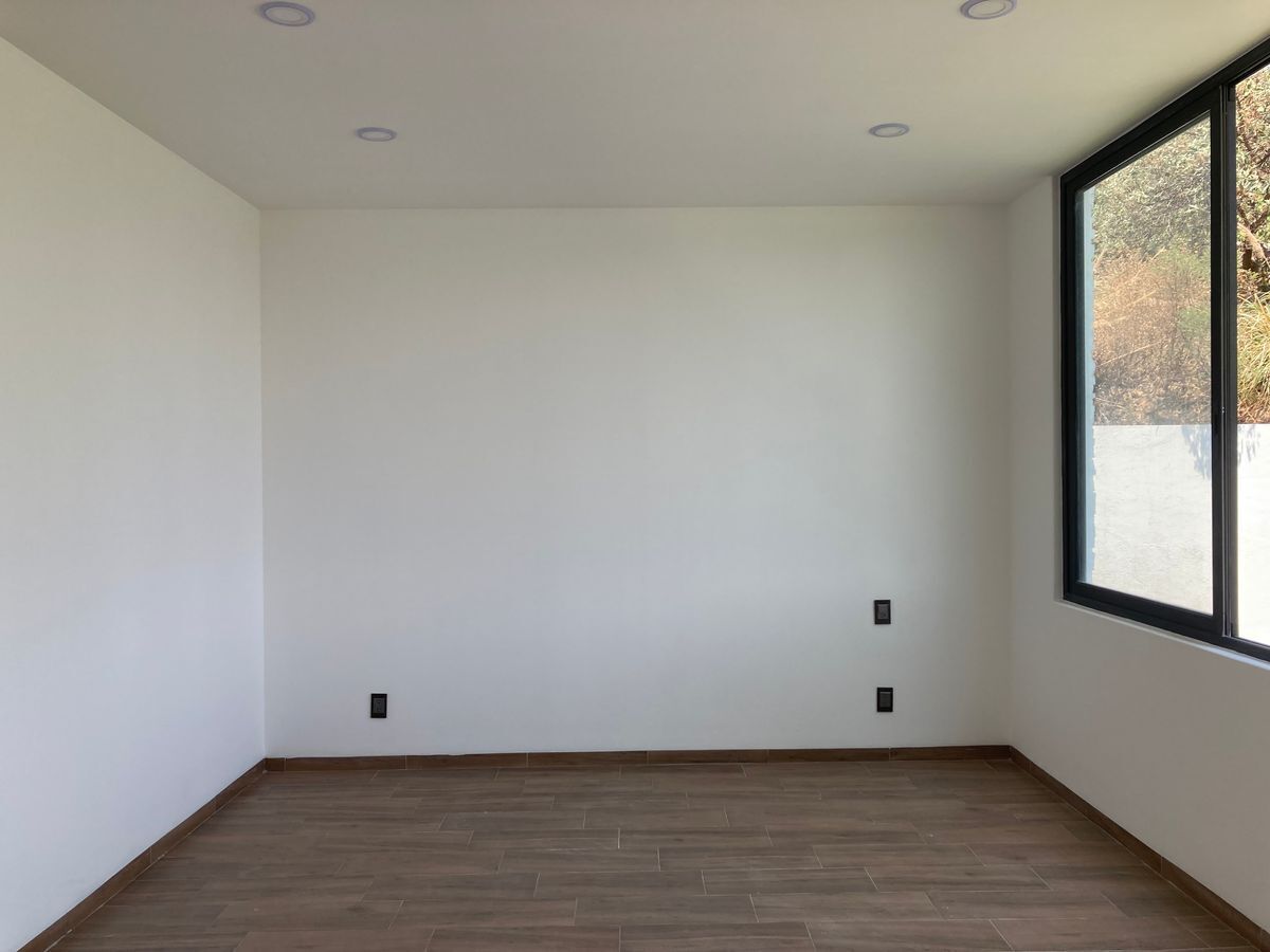 EN VENTA CASA EN BOSQUE REAL EN EL CAMPO DE GOLF DE 9 HOYOS