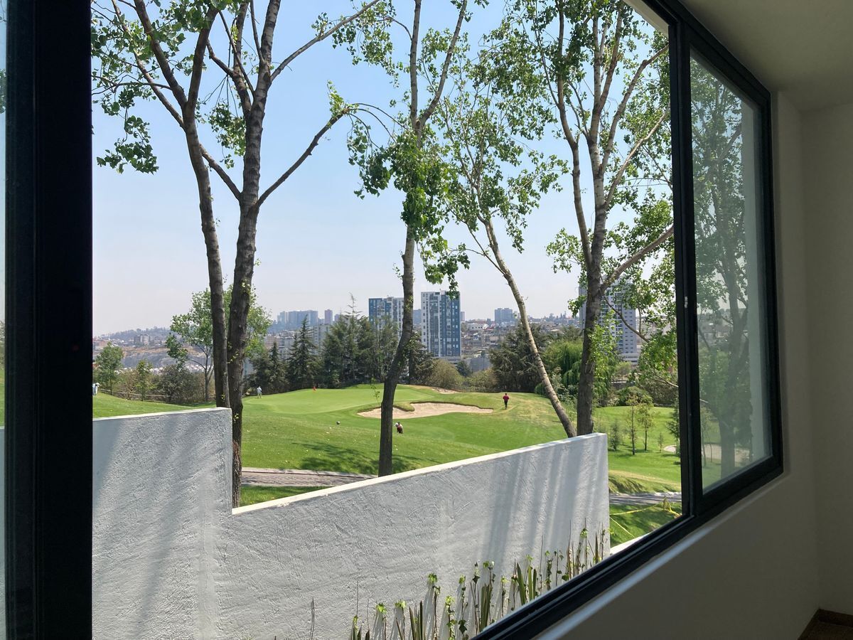 EN VENTA CASA EN BOSQUE REAL EN EL CAMPO DE GOLF DE 9 HOYOS
