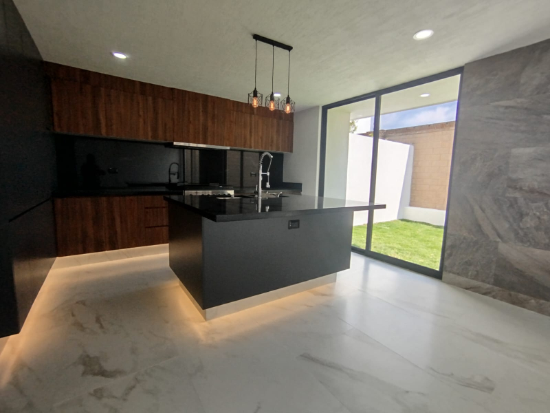 Casa En Venta En Lomas De Angelopolis