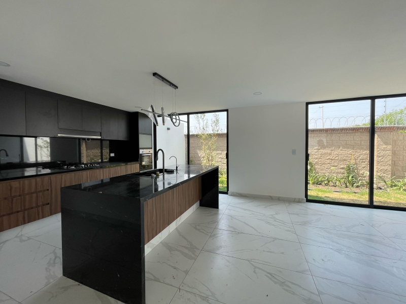 Casa En Venta En Lomas De Angelopolis