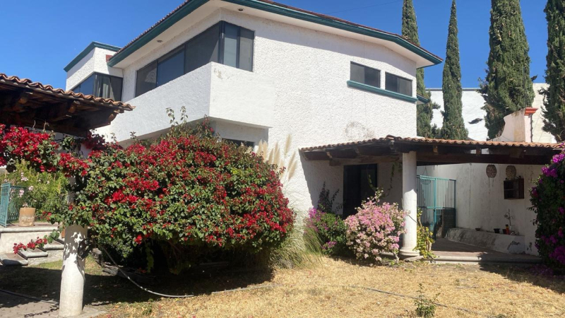 casa en venta juriquilla con vigilancia 
