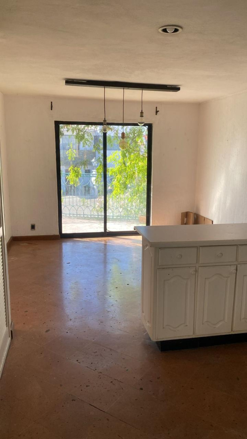 CASA Con Vigilancia EN RENTA JURIQUILLA