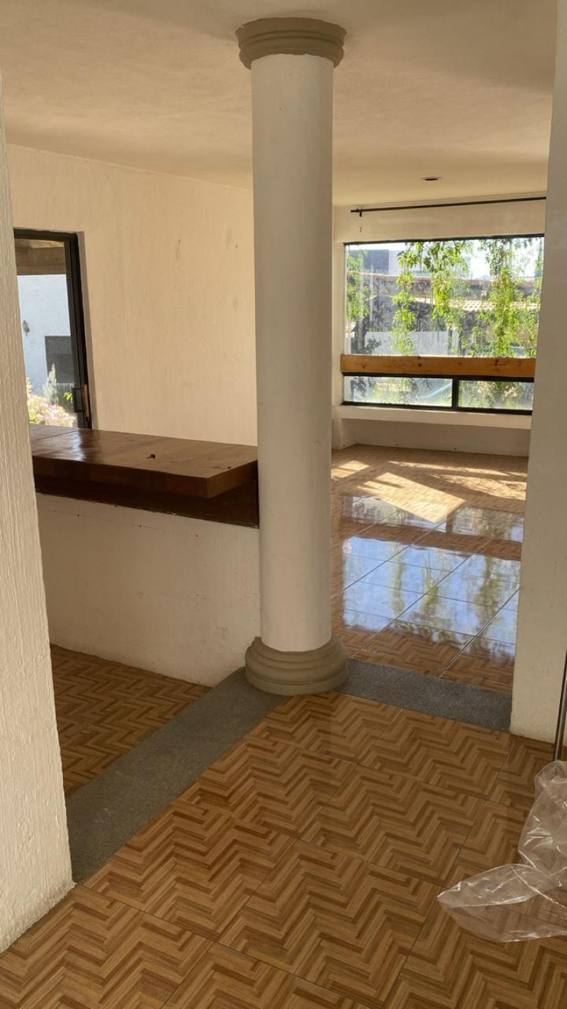 CASA Con Vigilancia EN RENTA JURIQUILLA