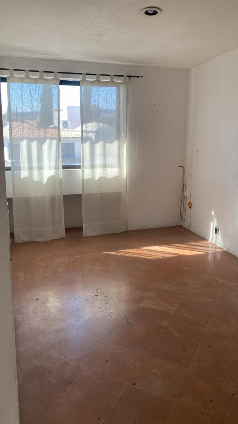 CASA Con Vigilancia EN RENTA JURIQUILLA