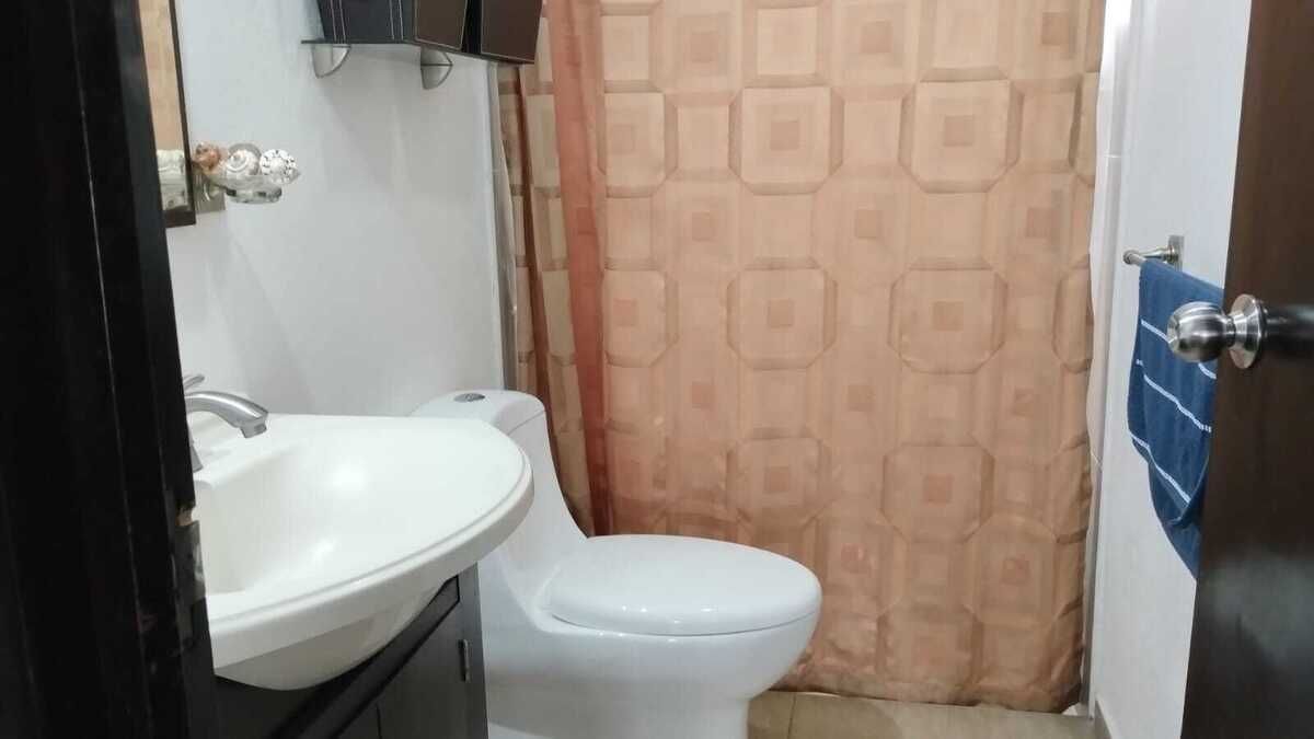 VENTA CASA EN LOMAS DEL CHAMIZAL