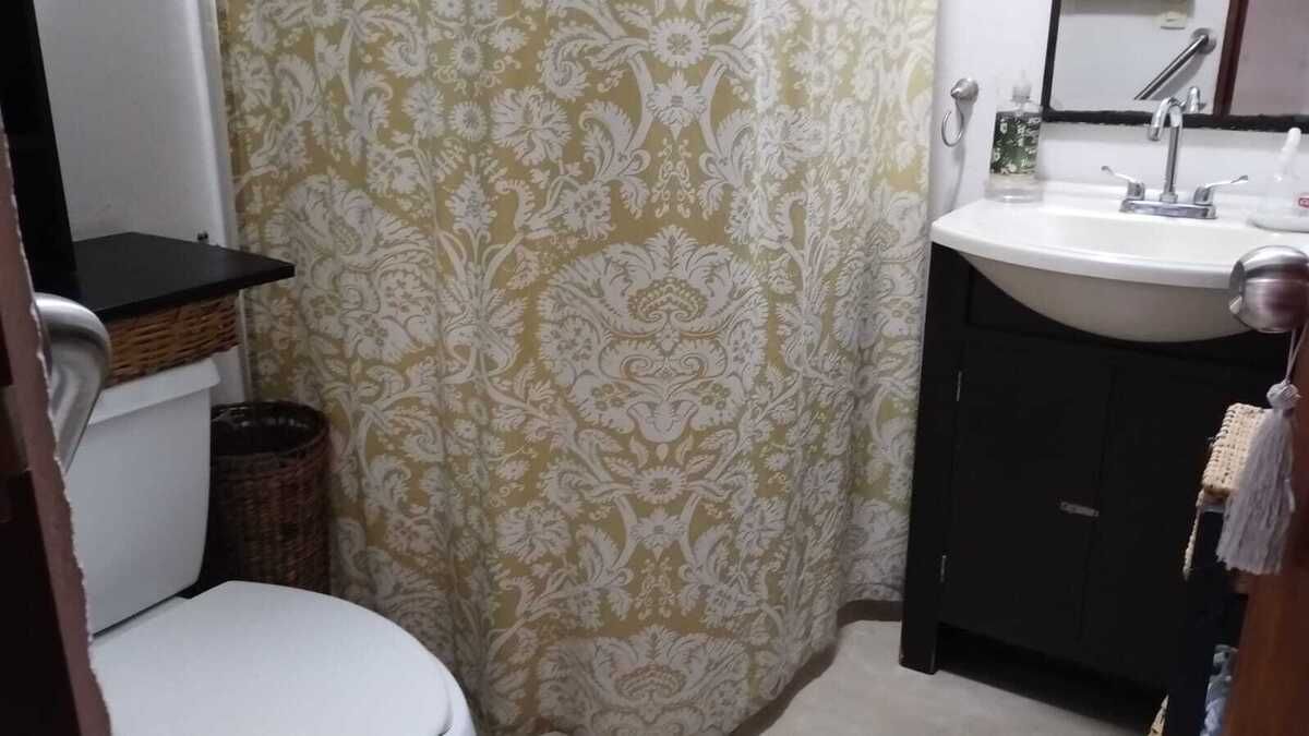 VENTA CASA EN LOMAS DEL CHAMIZAL
