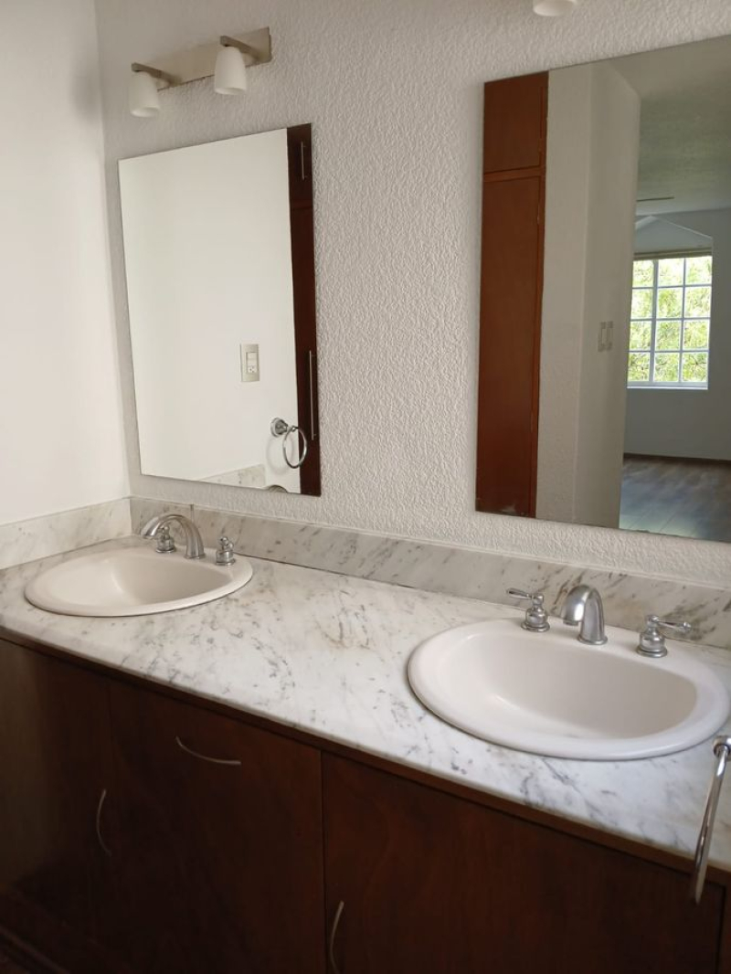Venta  De Exclusivo Departamento En Pedregal 2, Florencia Piso 5