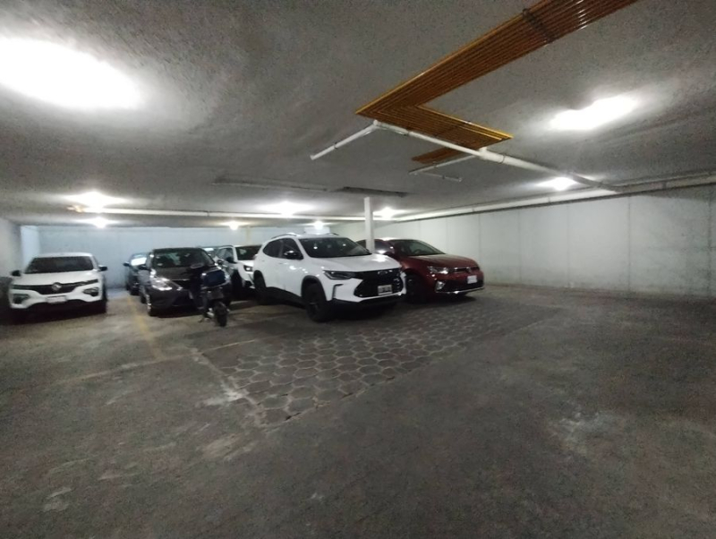 Venta Departamento En Colonia Alamos, 3 Recamaras