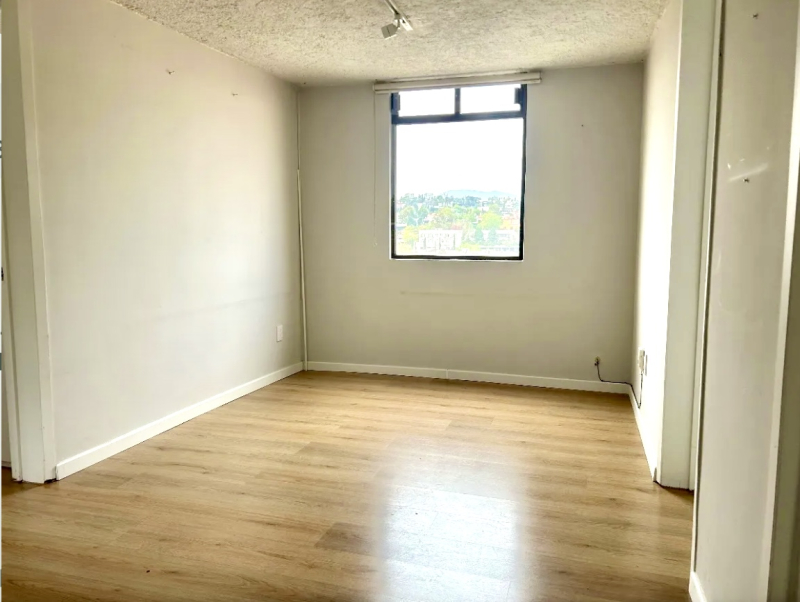 CASA PEQUE�?A CON TERRAZA EN RENTA EN LOMAS DE CHAPULTEPEC 