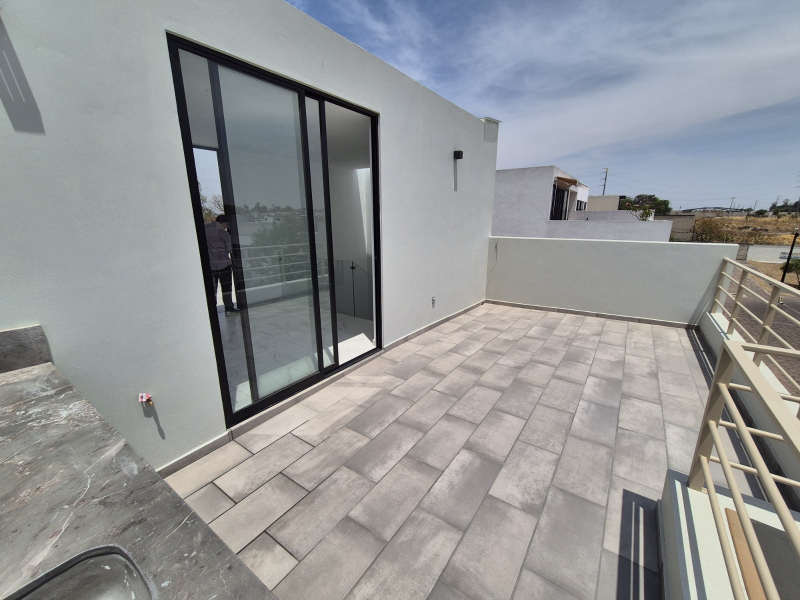Casa Nueva En Venta En Bosques Vallarta Dentro De Coto