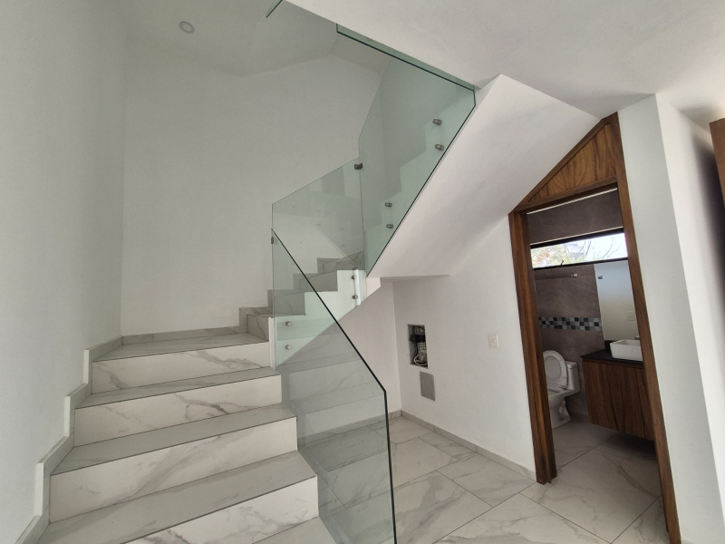 Casa Nueva En Venta En Bosques Vallarta Dentro De Coto