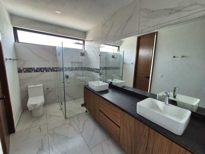 Casa Nueva En Venta En Bosques Vallarta Dentro De Coto