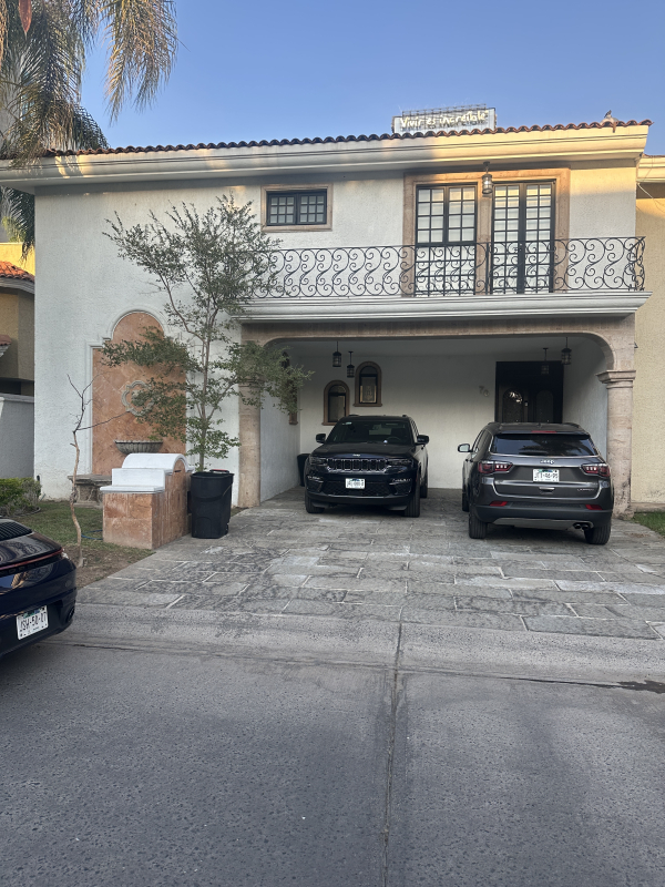 Casa En Venta En Puerta De Hierro