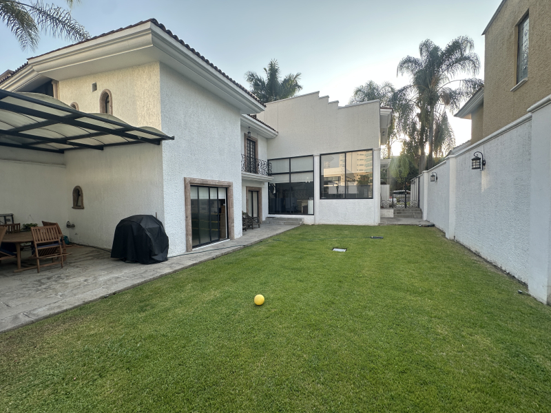 Casa En Venta En Puerta De Hierro