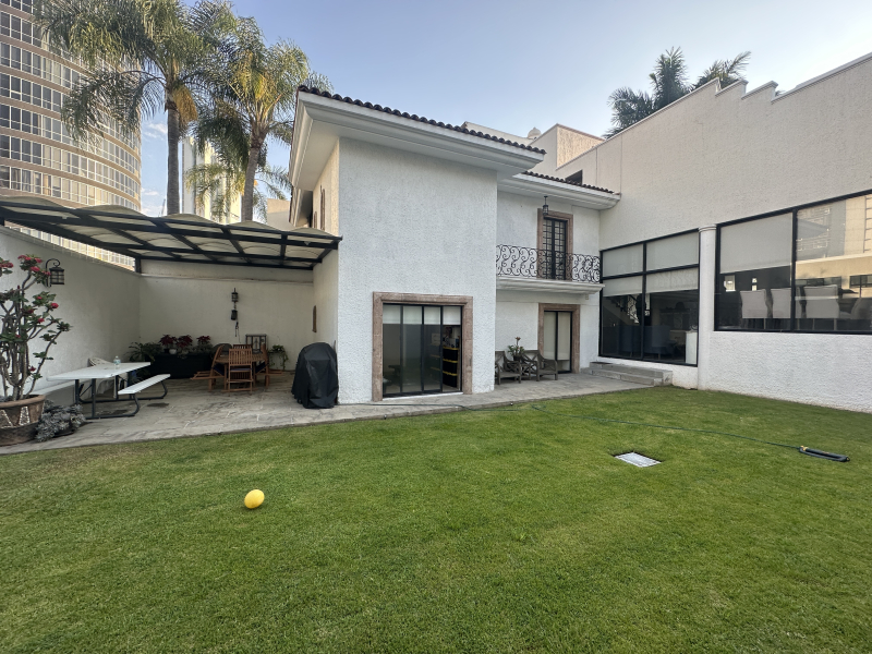 Casa En Venta En Puerta De Hierro