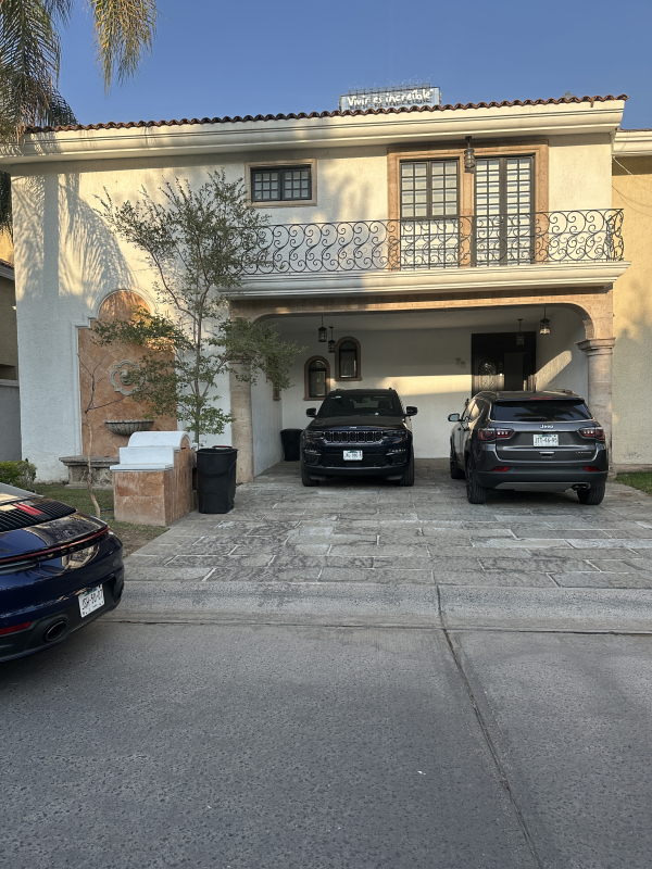 Casa En Venta En Puerta De Hierro