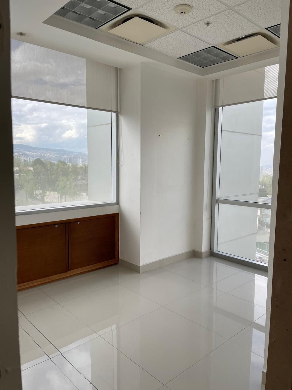 RENTA OFICINA LOMAS DE VISTA HERMOSA