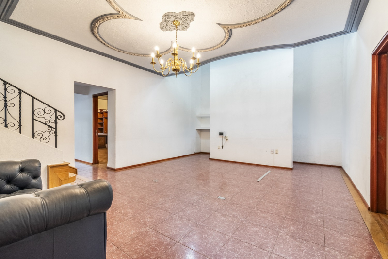 Casa con uso de suelo para oficinas en venta o renta, Del Valle Centro