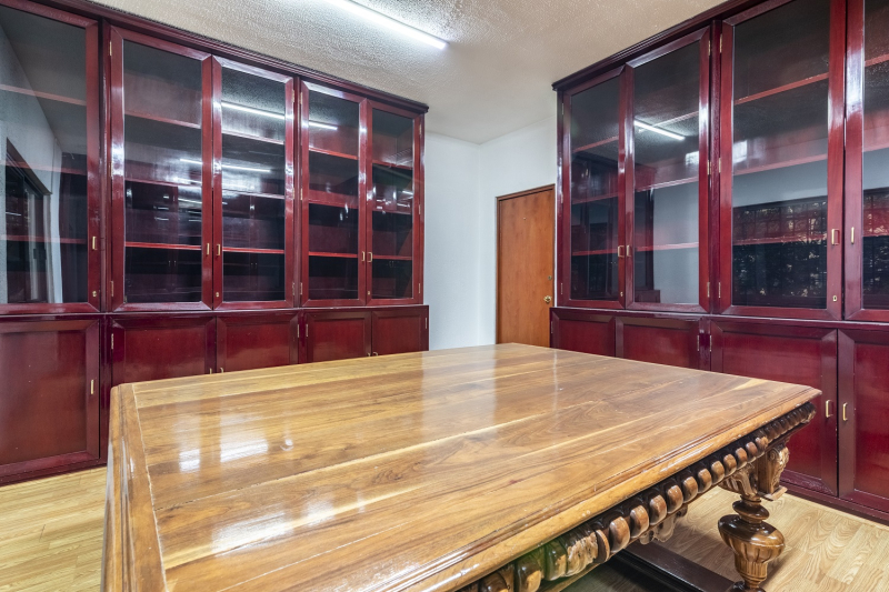 Casa con uso de suelo para oficinas en venta o renta, Del Valle Centro