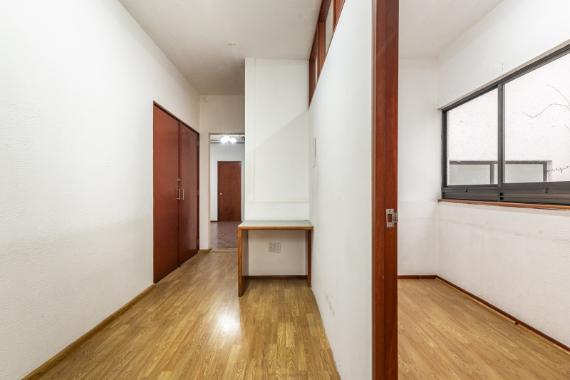 Casa con uso de suelo para oficinas en venta o renta, Del Valle Centro