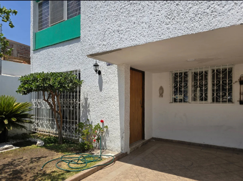 Casa En Venta En Colinas De Las Águilas