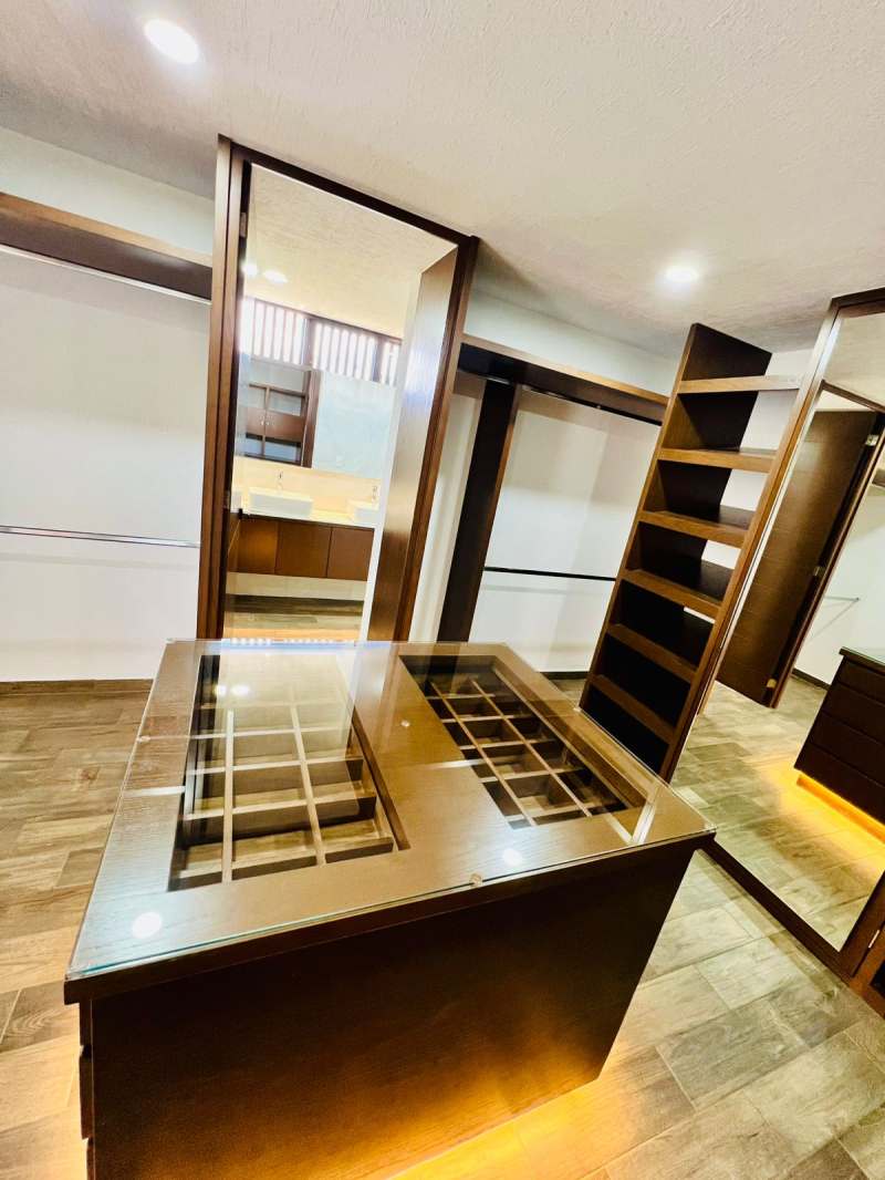 Casa En Venta En Lomas De Angelopolis