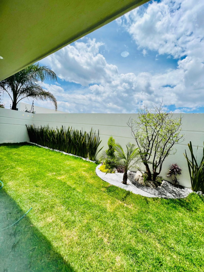 Casa En Venta En Lomas De Angelopolis