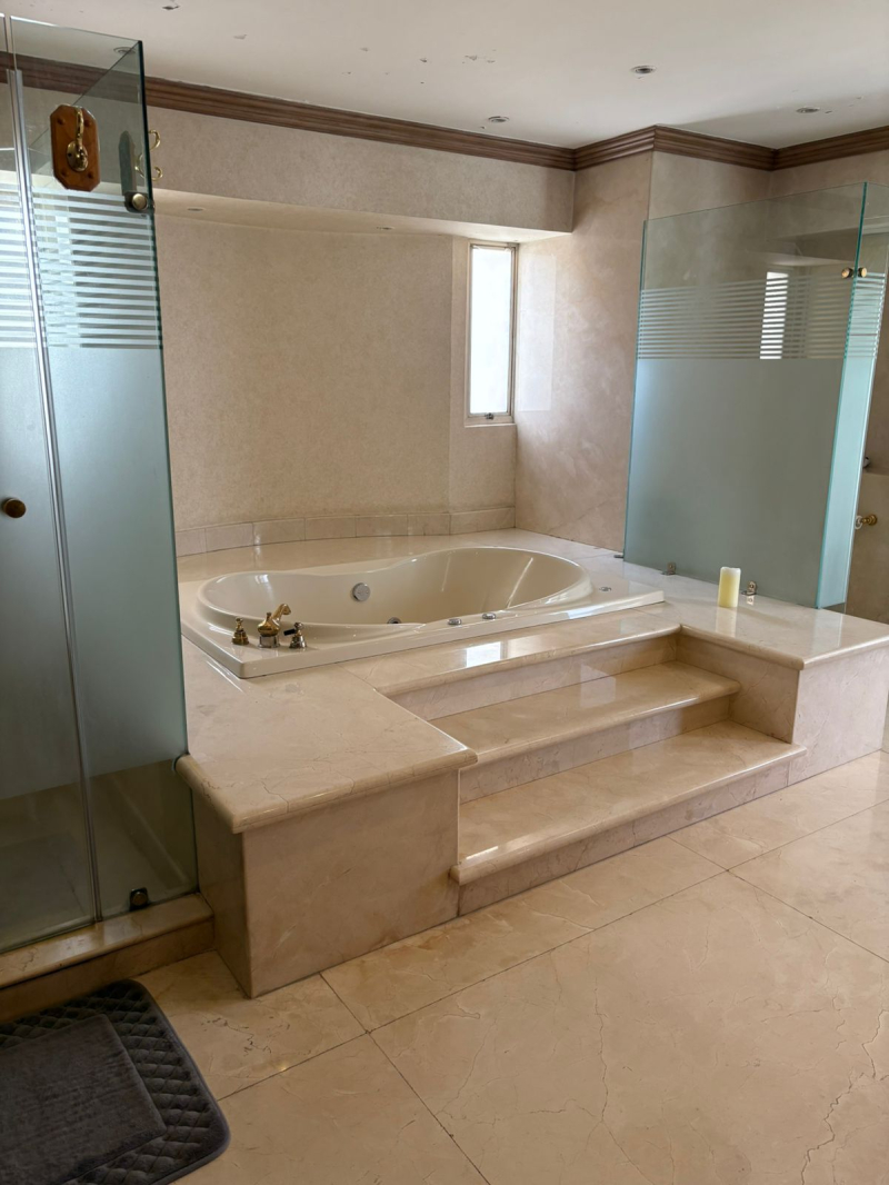 Departamento En Venta  En Lomas Country  Club