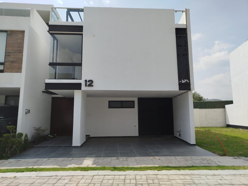 Casa En Venta En Lomas De Angelopolis