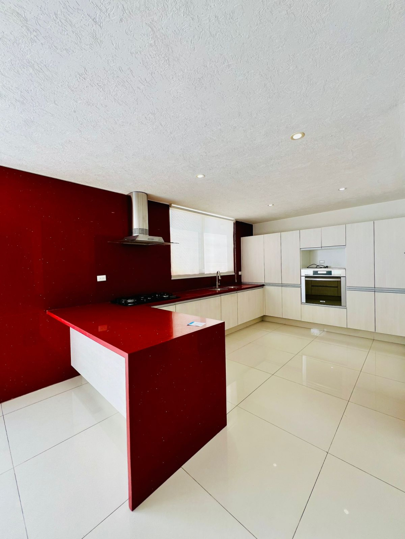 Casa En Venta En Lomas De Angelopolis