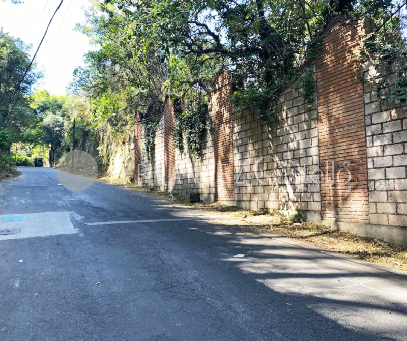 VENTA TERRENO LOMAS DE VISTA HERMOSA PARA DESARROLLAR