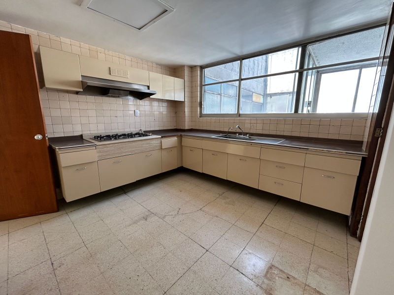 VENTA DEPARTAMENTO PARA REMODELAR CON VISTAS A LA CIUDAD - HOMERO - POLANCO