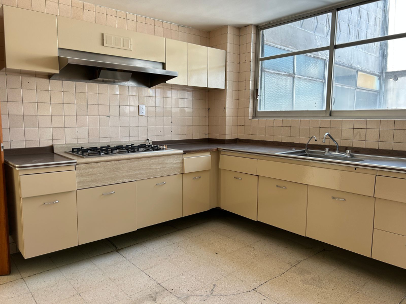 VENTA DEPARTAMENTO PARA REMODELAR CON VISTAS A LA CIUDAD - HOMERO - POLANCO